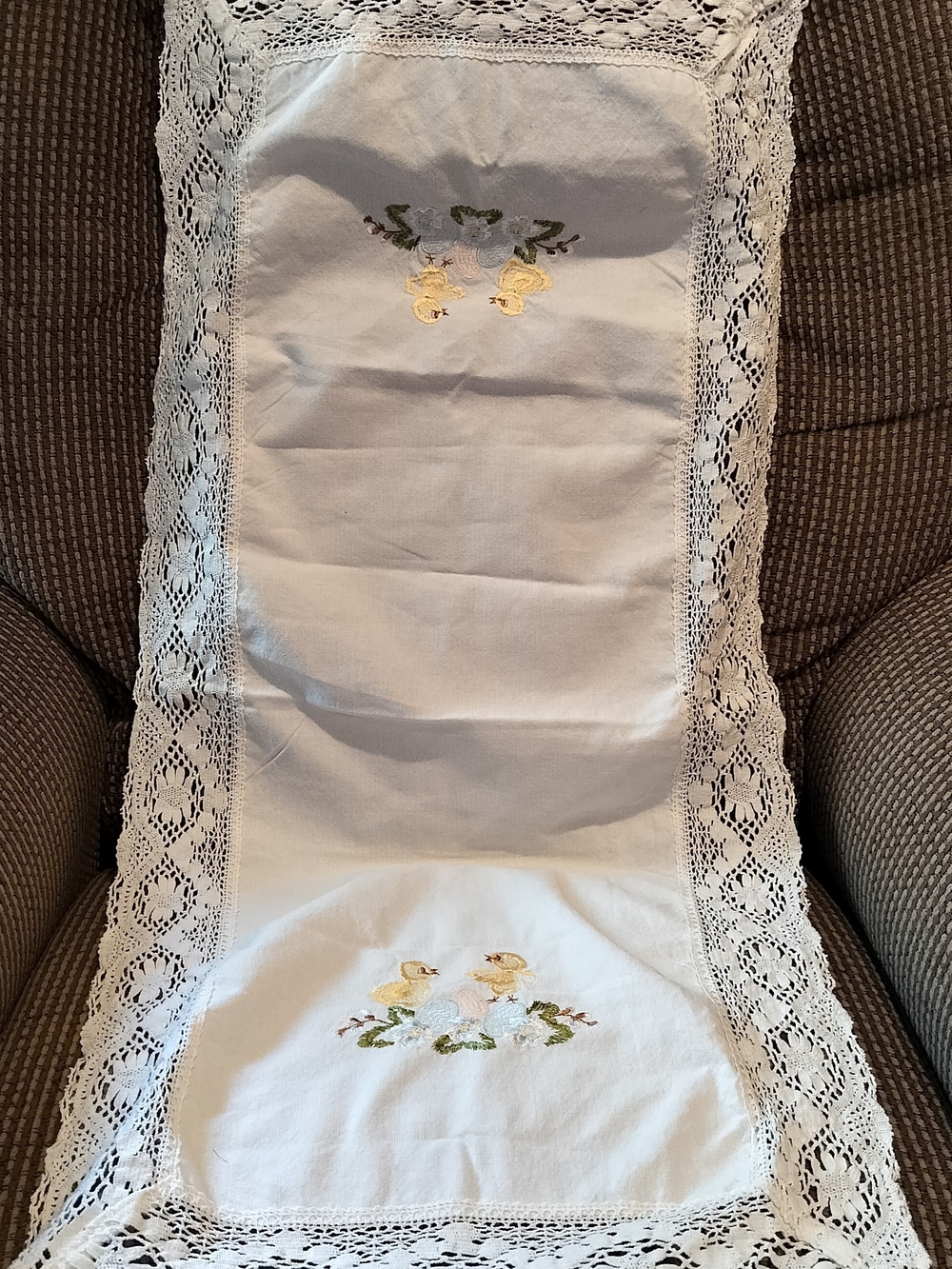 Vintage Hand-Embroidered White Lace Table Runner/Doily-Yellow Duckling Motif